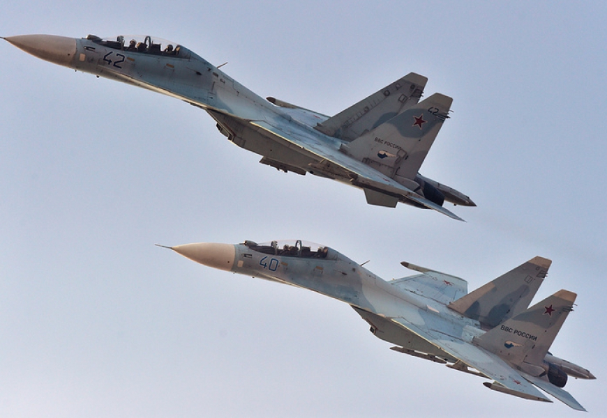Russian fighter jets hold training dogfight in stratosphere 