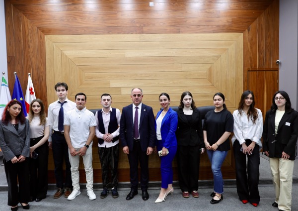 დავით ნარმანიამ საქართველოს ახალგაზრდული კონგრესის წარმომადგენლებს სემეკის საქმიანობა გააცნო