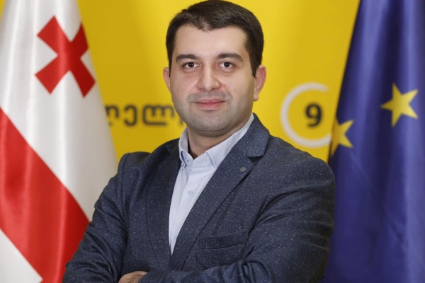 “ეგ სისტემა გვინდა ჩვენც” - თორნიკე ართქმელაძე ლიეტუვას მთავრობის გადადგომაზე