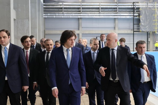 ირაკლი კობახიძემ ბათუმში, ოლიმპიური სტანდარტების საცურაო აუზის მშენებლობა დაათვალიერა