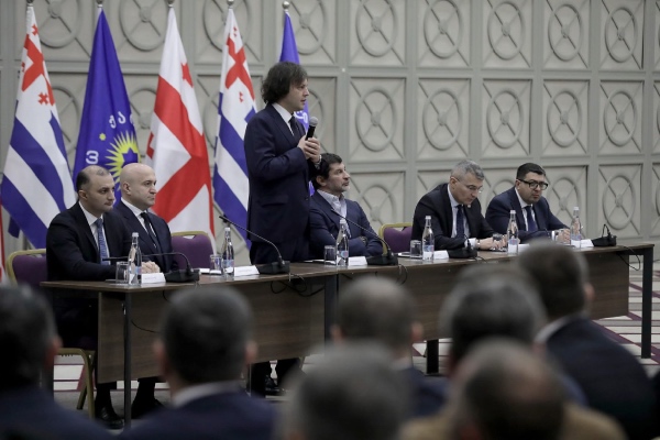 “ქართული ოცნების” ლიდერები აჭარის პარტორგანიზაციების წარმომადგენლებს შეხვდნენ