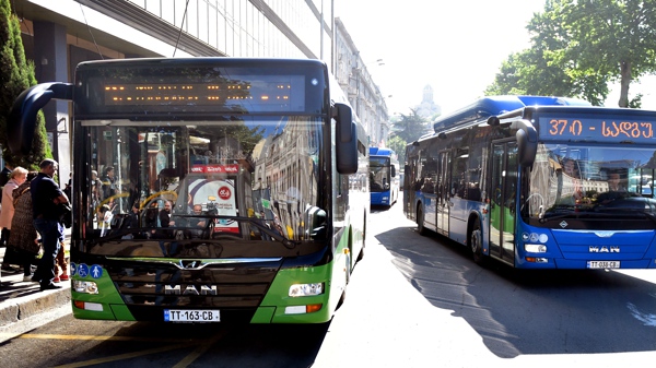 ცხრა დროებითი მარშრუტი სასაფლაოების მიმართულებით, რომლითაც დღეს მგზავრობა უფასო იქნება