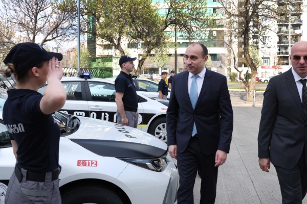 გეკა გელაძემ საექსპერტო-კრიმინალისტიკური დეპარტამენტის განახლებული ავტოპარკი და ახალი მოძრავი ლაბორატორიები დაათვალიერა