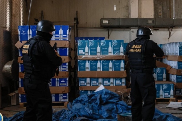 შიდა ქართლში ალკოჰოლურ სასმელებს BELUGA-ს, GREY GOOSE-ს, CHIVAS REGAL-ს არალეგალურად აწარმოებდნენ - დაკავებულია 7 პირი