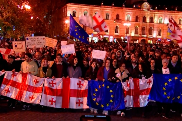 თავისუფლების მოედნიდან „დაიტოვეს” საპროტესტო მსვლელობა დაიწყო