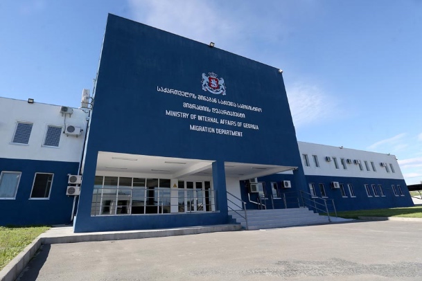 მიგრაციის დეპარტამენტის თანამშრომლებმა უცხო ქვეყნის 98 მოქალაქე საქართველოდან გააძევეს