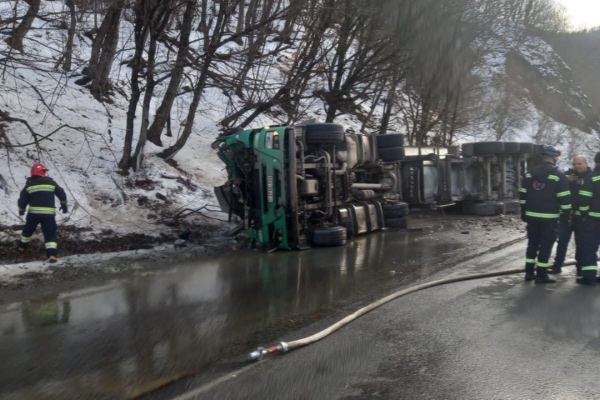 ჟინვალი–ანანურის გზის 31-ე კმ-ზე ტრანსპორტის მოძრაობა 3 საათით იზღუდება