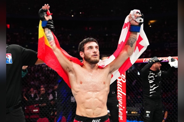 ალექსანდრე თოფურიამ ყაზახი ბეკზატ ალმახანი დაამარცხა