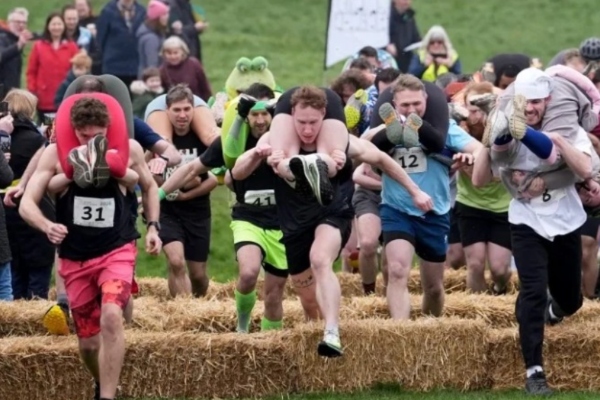 ცოლის ხელით ტარების მსოფლიო ჩემპიონატი ფინურმა წყვილმა მოიგო