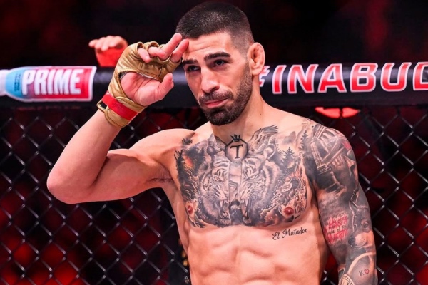 ილია თოფურია UFC-ის მსუბუქი წონითი დივიზიონის ჩემპიონია